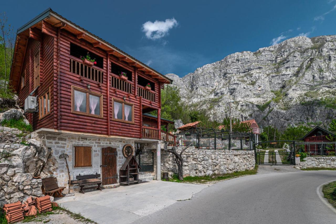 Holiday Village Ostrog Niksic ภายนอก รูปภาพ