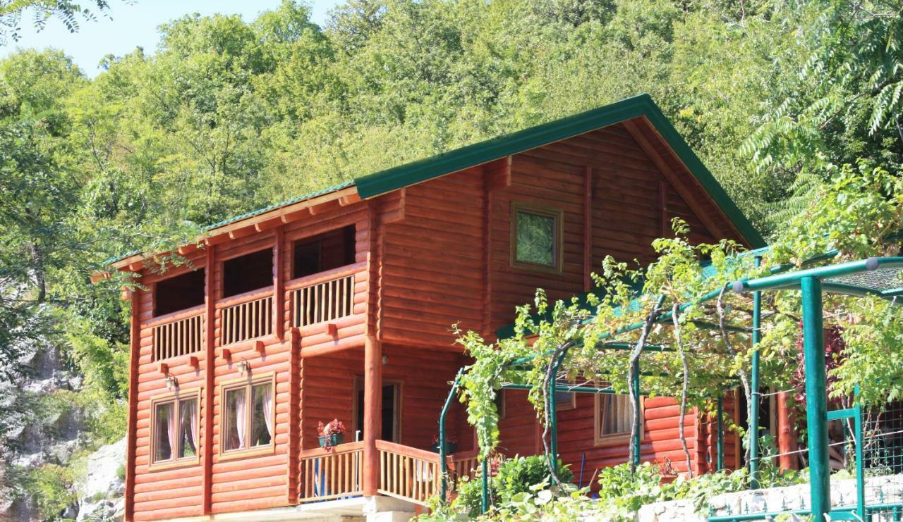 Holiday Village Ostrog Niksic ภายนอก รูปภาพ